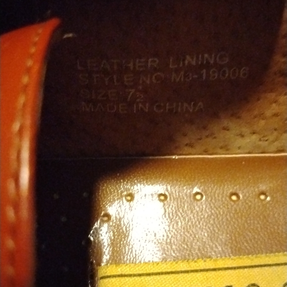 Shoes - Picture 4 of 5